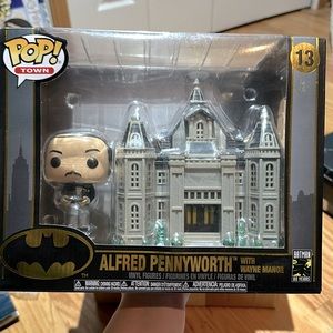 Funko Pop Batman Alfred Pennyworth with Wayne Manor